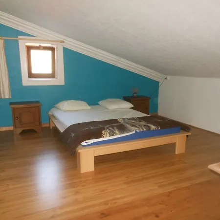 Chalet Dirk Alpstuga Érezée